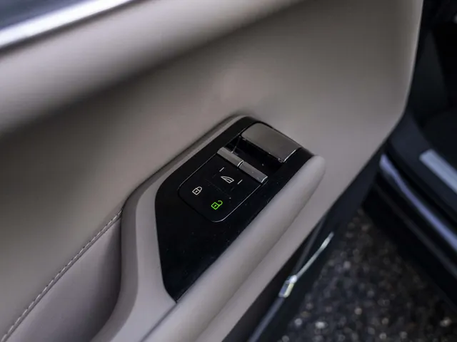 Volvo EX90 Single Motor Core 7p. 104 kWh | Panoramadak | Nieuwstaat | SOH 95% |