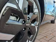 Kia Niro EV Edition Advanced 64.8 kWh Accu 100% | 1e Eigenaar | Dealer onderhouden | Cruise Control Adaptief | Stoelverwarming | Camera | Apple Carplay & Android Auto | Leder | Fabrieksgarantie t/m 28-3-2031 + 3x 1 jaar* | NAP
