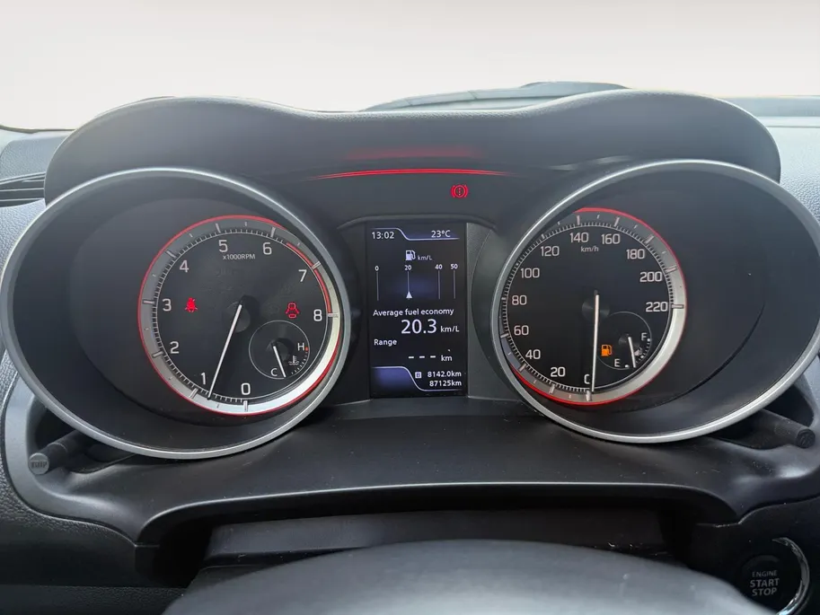 Suzuki Swift 1.2 Stijl Smart Hybrid | LM velgen zwart | Two-tone lak | Bluetooth | Cruise control