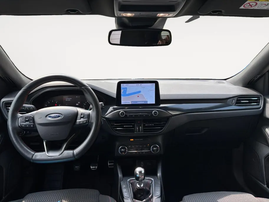 Ford Focus 1.0 EcoBoost ST Line Business 125PK | Winter Pack | Comfort Pack | Privacy Glass | Climate Control | Keyless Entry