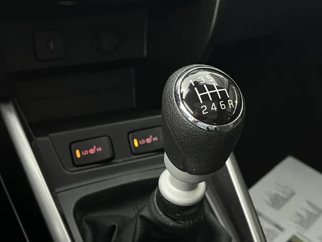 Suzuki Vitara 1.4 B.jet Style Smart Hybrid | Panoramadak | All Seasons