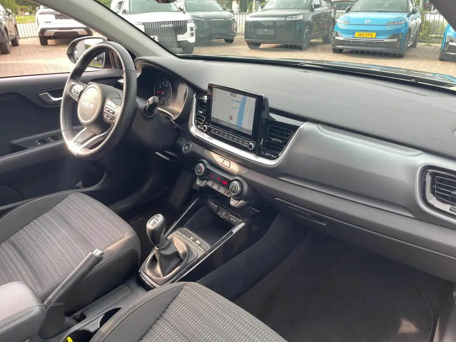 Kia Stonic 1.0 T-GDi MHEV DynamicPlusLine | TREKHAAK | CAMERA | PARKEERSENSOREN | CLIMATE | LAGE KILOMETERS |