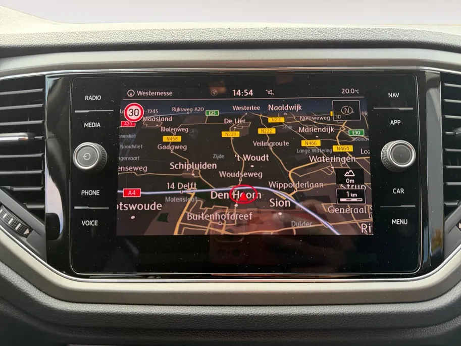 Volkswagen T-Roc 1.5 TSi DSG7-autom. Sport Navi | Apple Carplay/Android Auto | Trekhaak | Climate Control | Cruise Control | Etc.