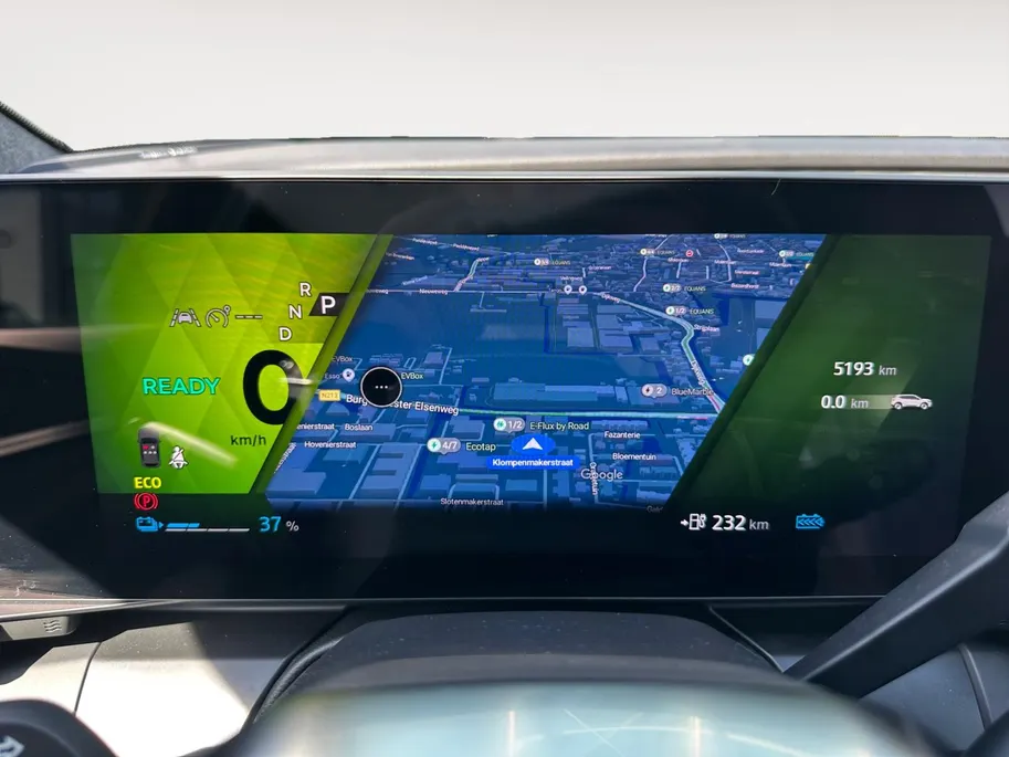 Renault Scénic E-Tech EV87 long range iconic | Dode Hoek Detectie | Harman Kardon | Stoel & Stuurverwarming | Automatische Kofferbak | Apple Carplay & Android Auto | Dodehoek Detectie | 12 Maanden BOVAG Garantie