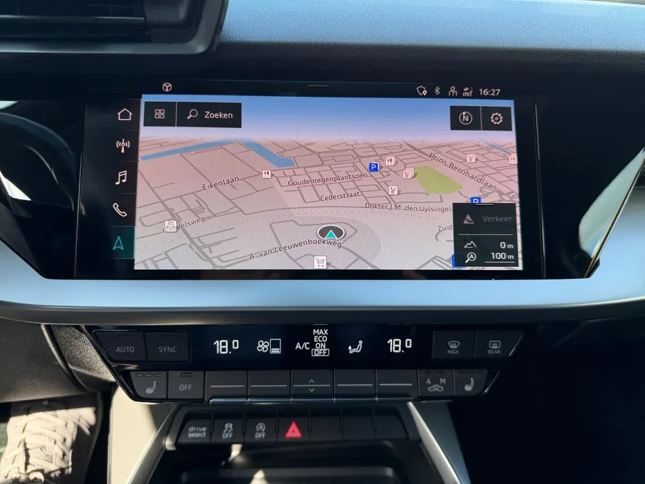 Audi A3 Limousine 30 TFSI Advanced edition | Automaat | Trekhaak | Cruise Control | All Season Banden | Climate Control | Verwarmbare Voorstoelen | Parkeersensoren Achter | Navigatie | Bovag Garantie