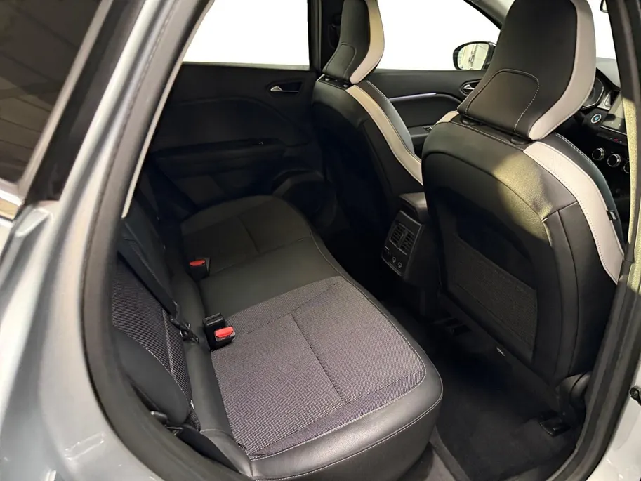 Renault Captur 1.6 E-Tech Hybrid 145 Intens AUTOMAAT AIRCO CAMERA PARKEERSENSOREN CRUISE CONTROLE APPLE CARPLAY ANDROID AUTO HOGE INSTAP ZEER MOOIE AUTO DEALER ONDERHOUDEN