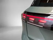 Volkswagen Tiguan 1.5eTSI/150PK R-Line · Panoramadak · Trekhaak · 360°Camera + Parkeersensoren · Garantie t/m 06-01-2030 of 100000km.