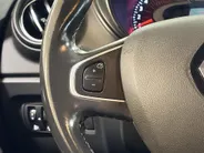 Renault Captur 90PK TCe Intens | All Season Banden | Armsteun | Navi | Camera | Parkeersensoren | Climate Control | Bluetooth | Lichtmetalen Velgen | Licht & Regen Sensor |
