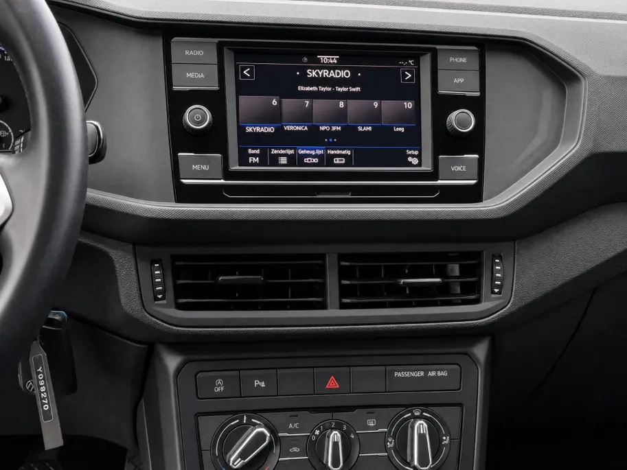 Volkswagen T-Cross 1.0 TSI 95pk · Trekhaak · Apple/Android Car Play · Adaptive Cruise Control · DAB ·  16'' Inch · Garantie t/m 17-08-2027 of 100.000km
