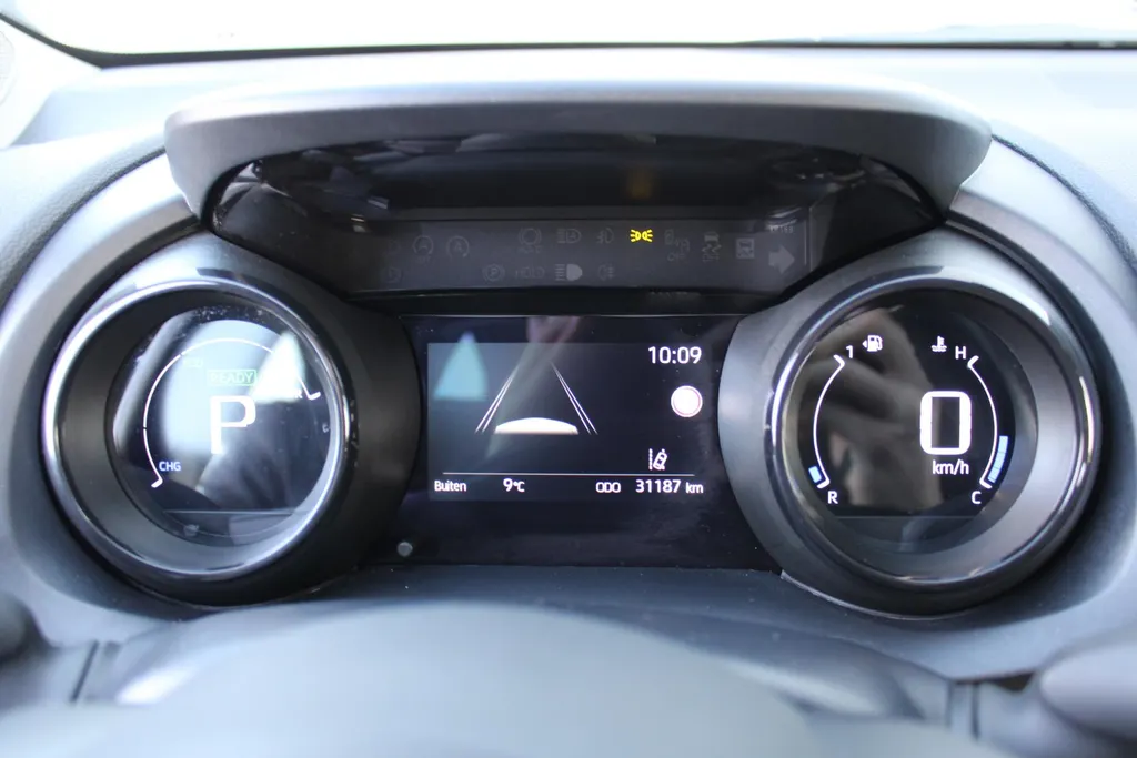 Mazda 2 Hybrid 1.5 Agile Comfort pakket | Airco | Cruise | Apple Carplay | Android Auto | Camera | 15' LM |