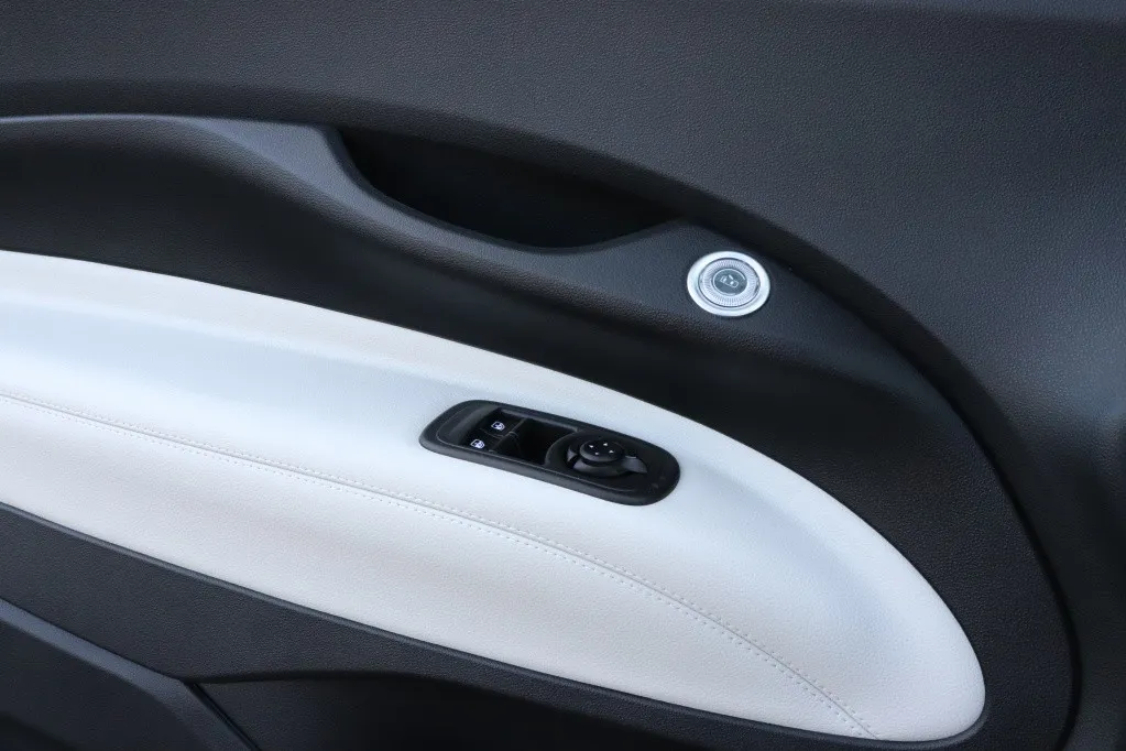Fiat 500e C La Prima by Bocelli 42 kWh | JBL | Winter | Camera | 17′