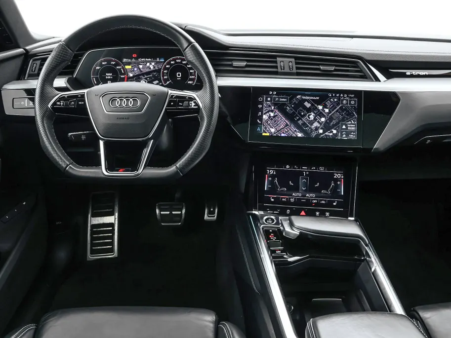 Audi Q8 Sportback e-tron 55 408pk Quattro S Edition 115 kWh · SOH 95,1% · Panoramadak · Luchtvering · Leder · 360 Camera · Elek. Voorstoelen · EXTRA INRUILKORTING ·