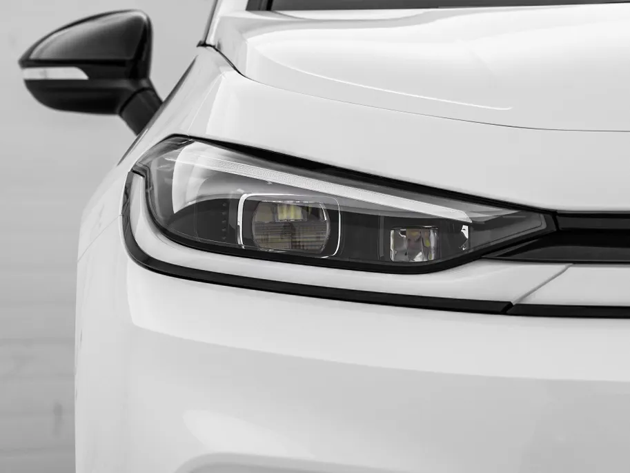 Volkswagen ID.3 Neo Style 61 kWh accu 190 PK elektr. aandrijving · Achteruitrijcamera · Draadloze telefoonlader · Zijruiten achter en achterruit getint ·