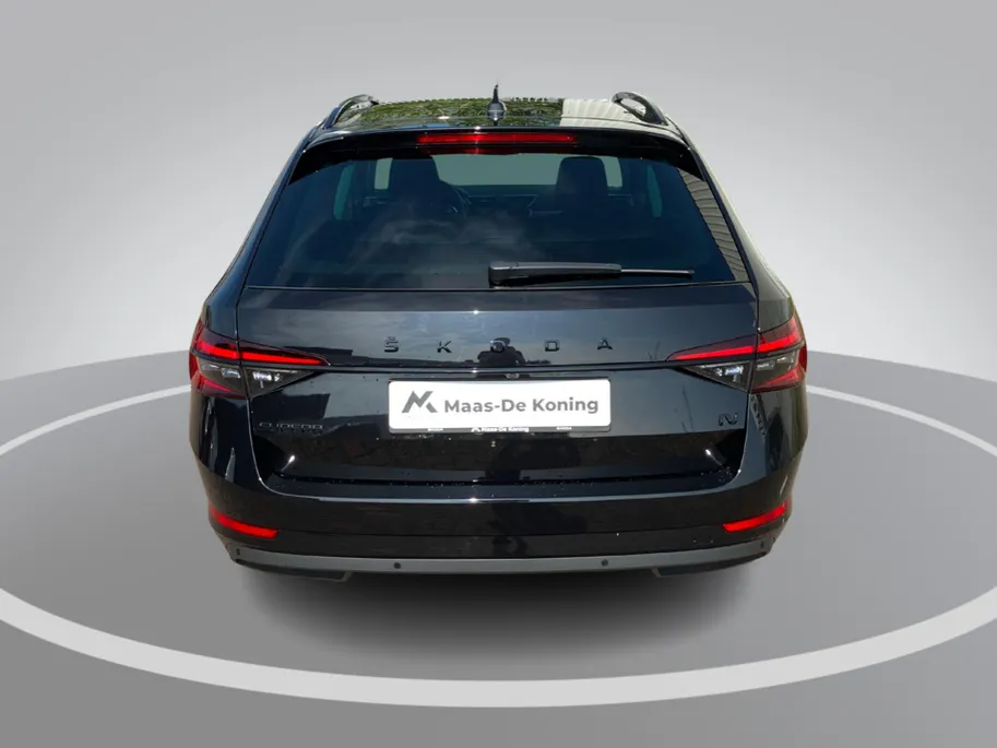Škoda Superb Combi 1.4TSI 160kW/218PK iV Business Edition Plus · Navigatie · Apple/Android Car Play · Camera + Parkeersensoren · Garantie t/m 27-03-2028 of 60000km.
