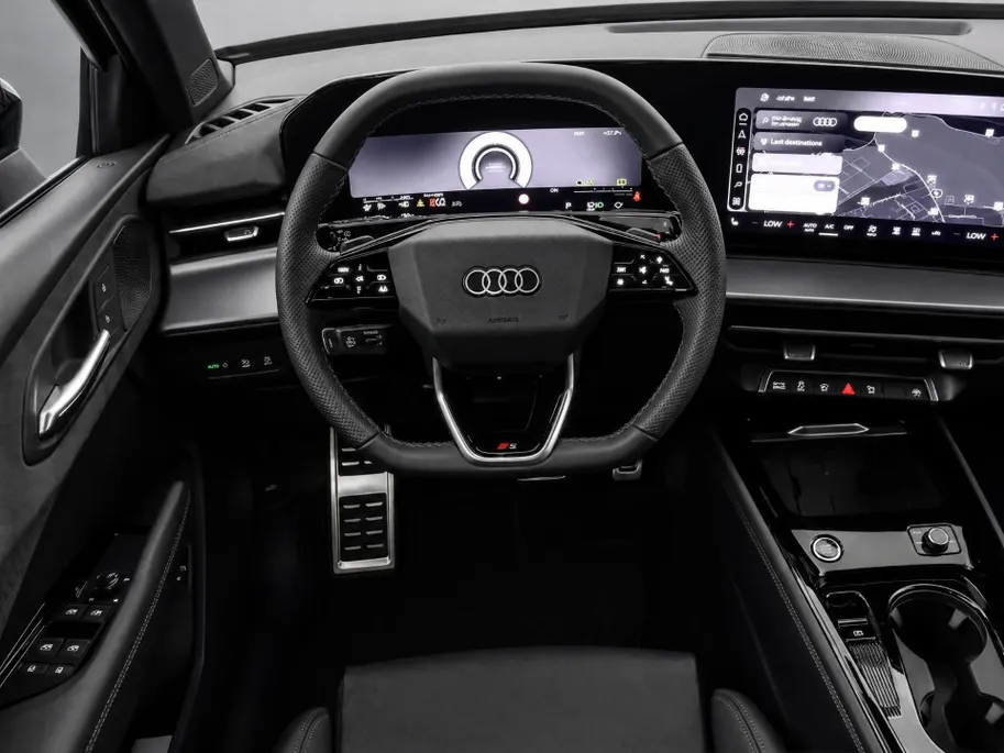 Audi Q3 1.5 TFSI e-hybrid S edition 272 PK · Techniekpakket plus · Privacy glas · S line interieur met sportst.