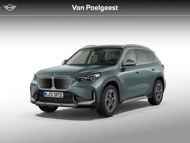 BMW iX1