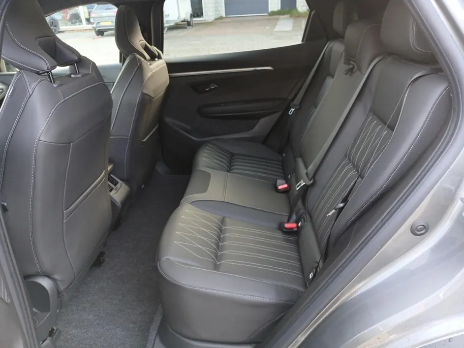 Mitsubishi Eclipse Cross Instyle 87 kWh DIRECT LEVERBAAR | HIJ IS BINNEN IN DENHAAG !!
