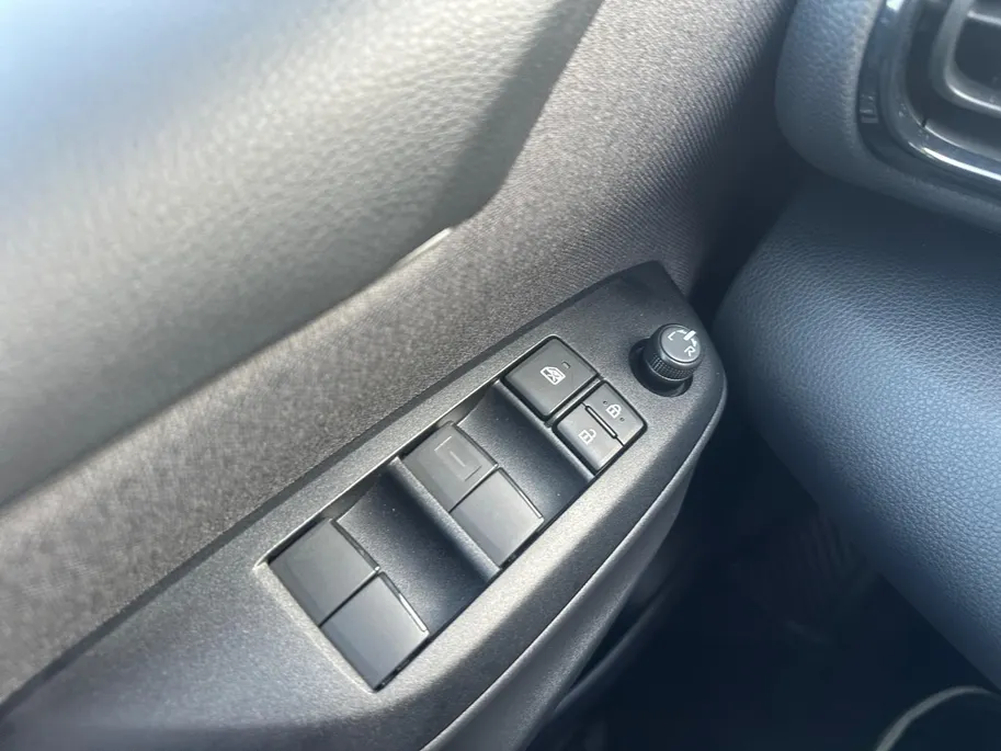 Toyota Yaris 1.5 Hybrid 115 | STUUR-STOEL VERWARMING | CAMERA | APPLE CAR PLAY | GARANTIE |