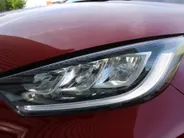 Mazda 2 Hybrid 1.5 Agile | Comfort pakket | CarPlay | Camera | Stuur-/stoelverwarming | Cruise adapt. | 15' LM |