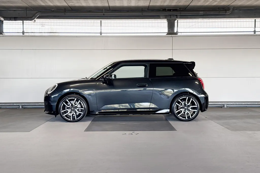 MINI Cooper 3-deurs Electric Cooper SE John Cooper Works M 54.2 kWh
