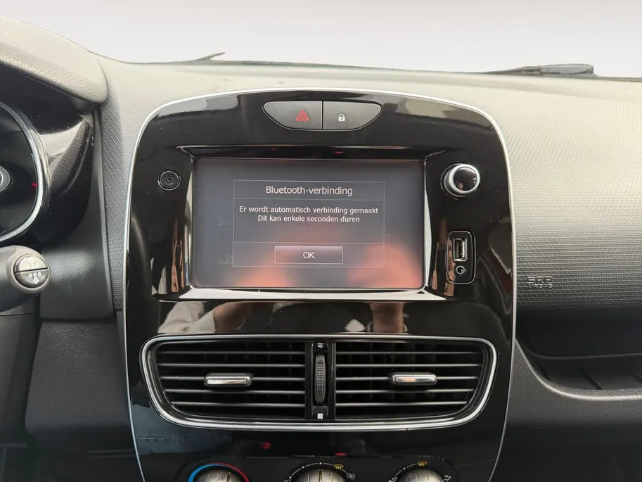 Renault Clio Estate 1.2 TCe Limited | Automaat | Navigatie | Bluetooth | Airco | Parkeersensoren | Cruise Control | 12 Maanden BOVAG Garantie