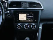 Renault Kadjar 1.3 TCe Black Edition | Trekhaak | Camera | Stoel-/voorruitverwarming | 19' LM | Navi | Clima | Bose Audio | Keyless | Dodehoek detectie | LED | BTW Auto |