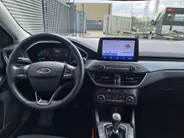 Ford Focus Wagon 1.0 EcoBoost Active Business | Navi | PDC | Cruise | Trekhaak | ECC | Stoel, Stuur, Voorruit verwarming