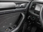 Škoda Kodiaq 1.5 TSI 150pk DSG Sportline Business 7p. · Camera · Inklap. Trekhaak · Keyless · Elek. Bestuurdersstoel + Geheugen · Matrix LED · Garantie t/m 27-05-2028 of 100.000km