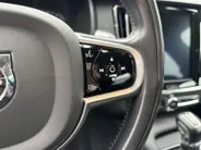 Volvo V90 2.0 T4 Momentum | LEDER | CAMERA | TREKHAAK | DEALER-ONDERHOUDEN | NL-AUTO |