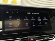 Kia e-Niro ExecutiveLine 64 kWh | Warmtepomp | Memory seats | Stoelverwarming- en ventilatie | JBL audio-installatie | Glazen schuif-/kanteldak | Dodehoekassistentie | Parkeersensoren voor- en achter | Apple/Android Carplay