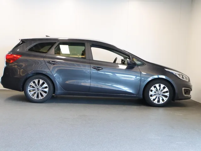 Kia cee'd Sportswagon 1.0 T-GDi Design Edition 4 seizoensbanden