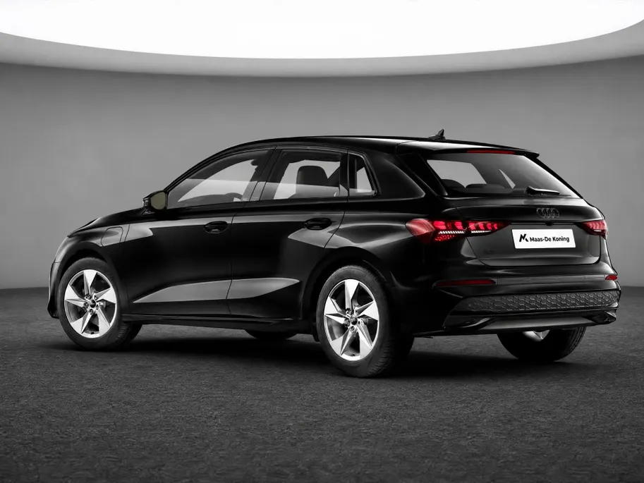 Audi A3 Sportback 40 TFSI e Advanced edition 204 PK · Assistent rijden en parkeren plus · Optiekpakket zwart plus · Lichtpakket plus ambient light · MEGA Sale