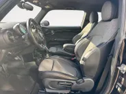 MINI 3-Deurs 1.5 Cooper | Automaat | John Cooper Works | Navigatie | Parkeersensoren | Stoelverwarming | Cruise & Climate Control | Dealer Onderhouden | 12 Maanden BOVAG Garantie