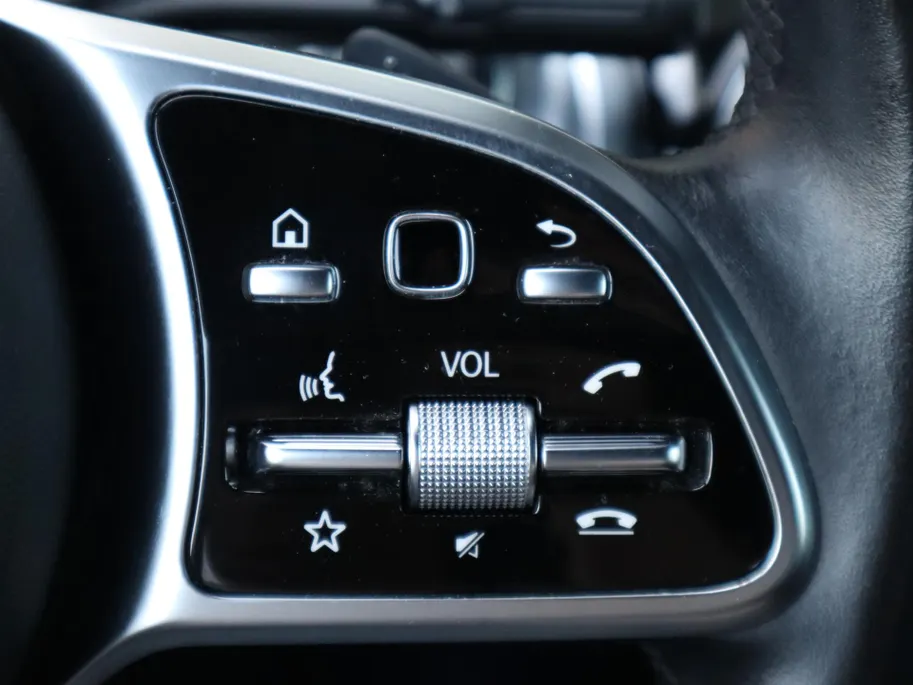 Mercedes-Benz EQB 250 Business Line 67 kWh l Panoramadak l Stoelverwarming l Achteruitrij camera