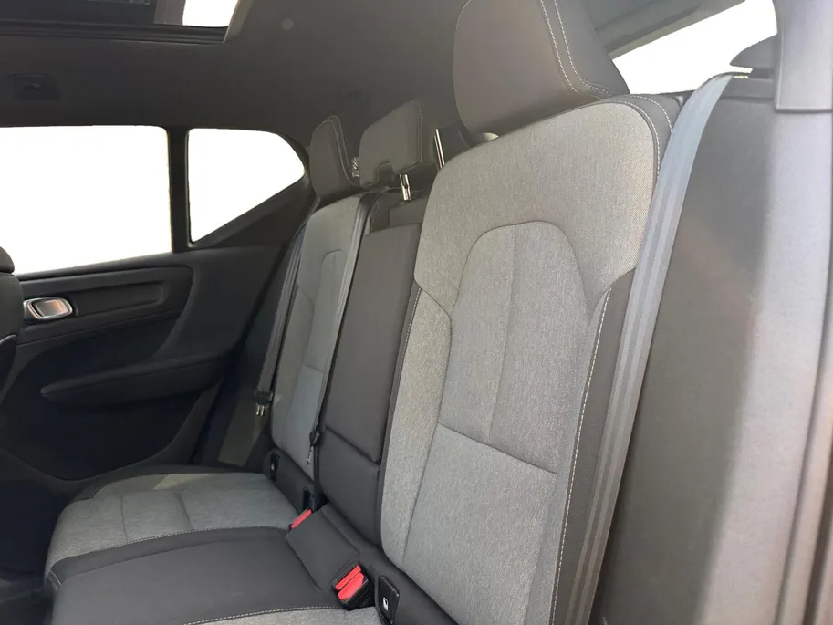 Volvo XC40 1.5 T4 Plug-in hybrid Ultimate Bright | Elektrischer achterklep | Pano dak | Harmon/Kardon | Achteruitrijcamera | Elektrsich verstelbare bestuurderstoel met geheugen |