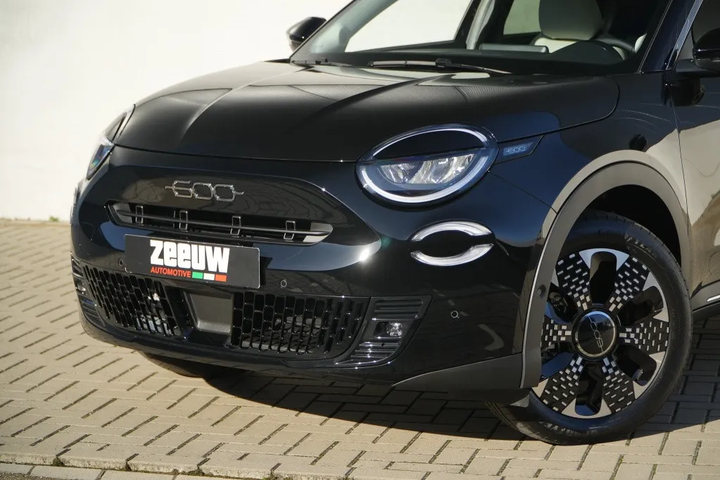 Fiat 600e La Prima 54 kWh | Leder | Navi | Camera | Carplay | 18'