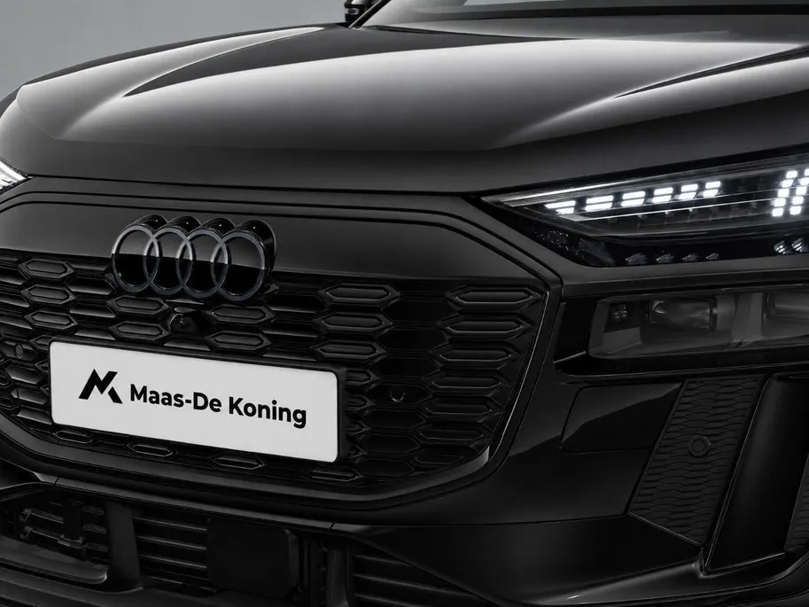 Audi Q6 e-tron S edition 83 kWh 252 PK · Glazen panoramadak · Trekhaak elek. wegklapbaar · Optiekpakket zwart