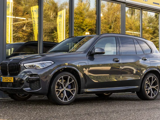 BMW X5 xDrive45e High Executive | M-pakket | Panoramadak | HUD