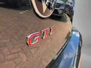 Volkswagen Golf 2.0TSI/265PK GTI DSG · Panoramadak · Camera · Trekhaak · Apple/Android Car Play · Garantie t/m 27-03-2030 of 100.000km