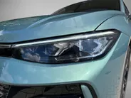 Volkswagen Passat Variant 1.5 eHybrid 272pk DSG R-Line Edition · Panoramadak · Inklap. Trekhaak · 360 Camera · Keyless · Matrix LED · Elek. Achterklep · Head-Up Display · Garantie t/m 13-11-2030 of 100.000km