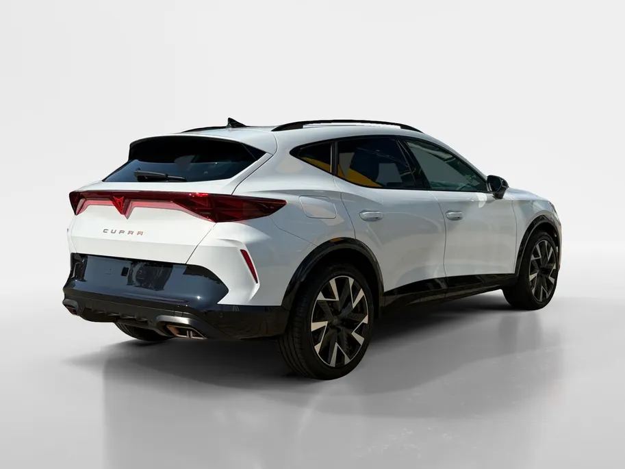 CUPRA Formentor 1.5 TSI e-Hybrid Business Stoel & Stoelverwarming | Camera | Apple Carplay & Android Auto | Automatische Achterklep | Adaptieve Cruise Control | 12 Maanden BOVAG Garantie