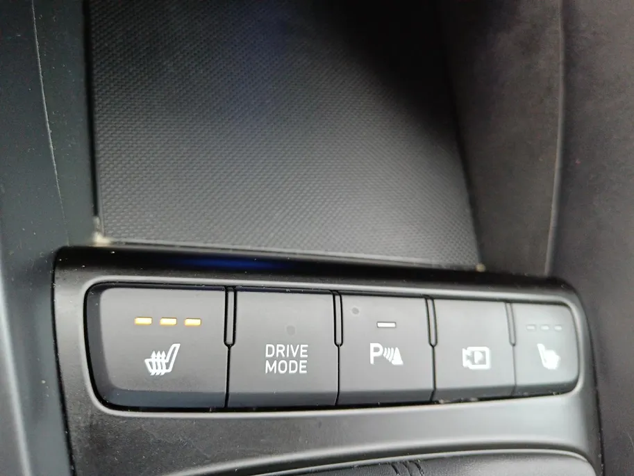 Hyundai i20 1.0 T-GDI Premium | Climate Controle| Lichtmetalen velgen| Dealer onderhouden| Metallic lak| Stoel verwarming| Stoel verwarming| Navigatie| Telefoon intergratie| Keyless start | Parkeer sensoren| Camera