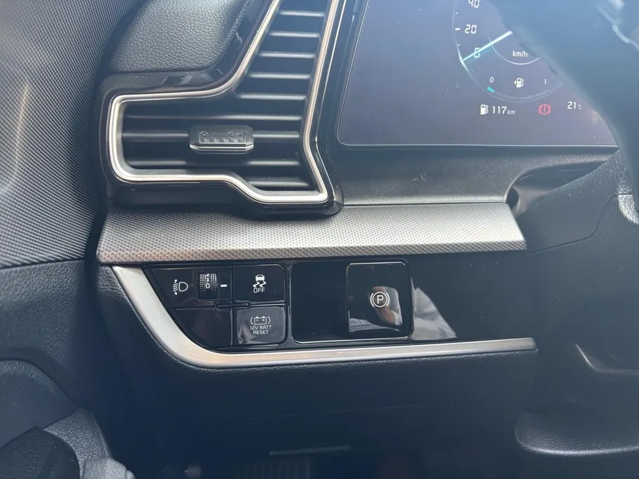 Kia Sportage 1.6 T-GDi Hybrid DynamicLine | Trekhaak | Navigatie | Camera | Adaptieve cruise control | Parkeersensoren voor en achter | Apple Carplay / Android Auto |