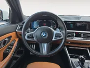 BMW 3 Serie Touring 320e Business Edition Plus | Dealer onderhouden! | 1e Eigenaar | Trekhaak | Achteruitrijcamera | Elektr. Achterklep | Lederen bekleding | Virtual cockpit | 12 maanden garantie