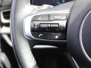 Kia Sportage 1.6 T-GDi Hybrid GT-Line | Stuur-/stoelverwarming | Elek. stoelverstelling + achterklep | Schuifdak | 18' LM | Cruise adapt. | Camera |
