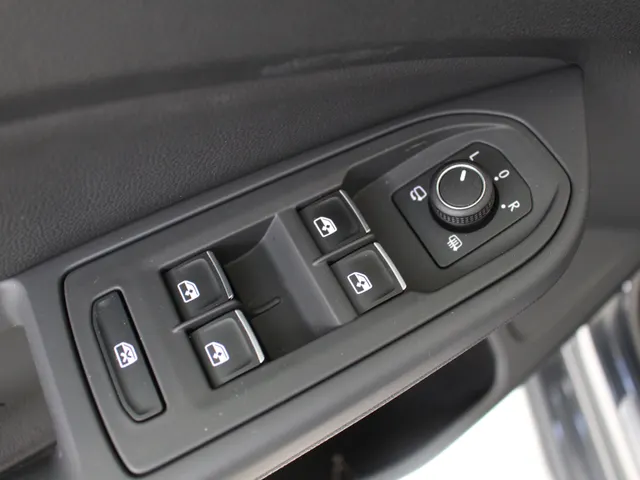 Volkswagen Golf 1.5 eTSI Life Energy Panoramadak | Navigatie | Keyless | Stoel- en Stuurverwarming | Parkeercamera