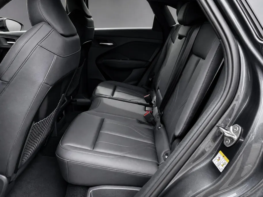 Audi Q3 Sportback 1.5 e-hybrid S edition · Tech Pro · Navigatiepakket · Optiekpakket Zwart · Privacy Glas