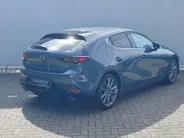 Mazda 3 Hatchback Luxury edition / All-seasons / Navi / Cruise / Climate
