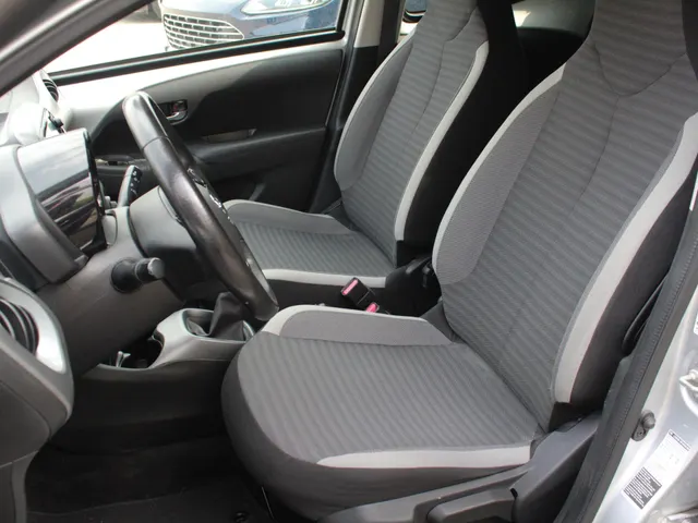 Toyota Aygo 1.0 VVT-i x-cite | Carplay / Android Auto | Camera | All Season