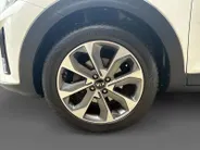 Kia Stonic 1.0 T-GDi DynamicLine | Navigatie | Apple Carplay / Android Auto | Achterruitrij Camera | Cruise Control | Lichtmetalen Velgen |